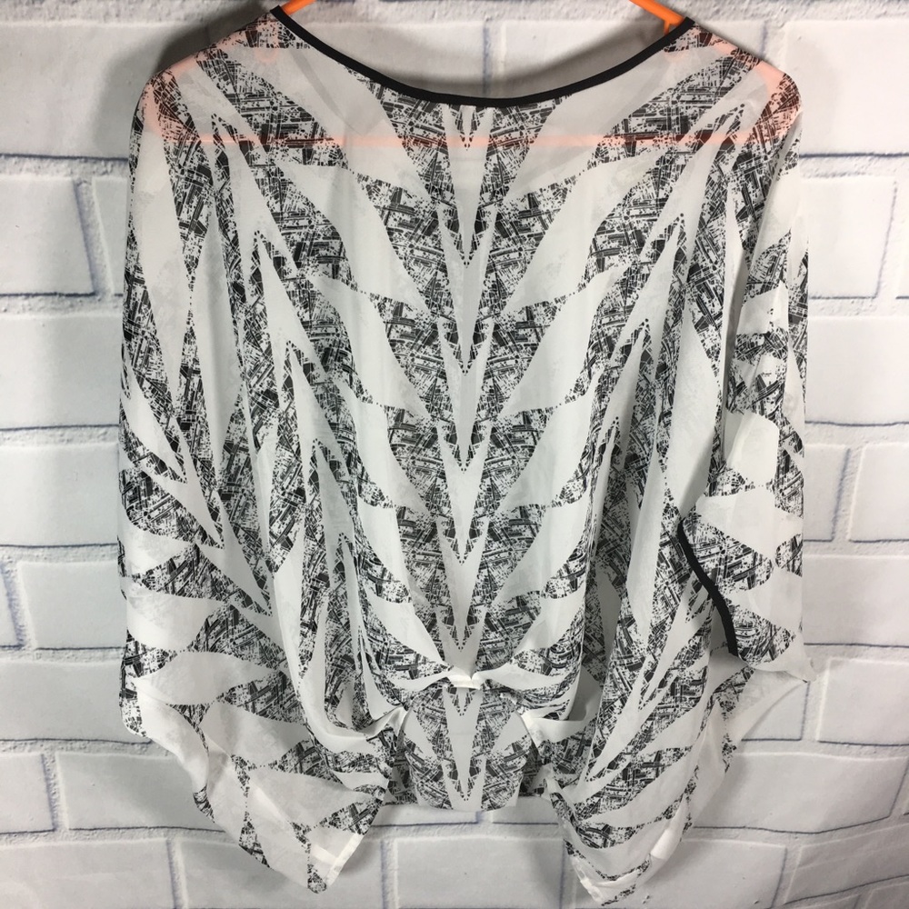 Bison Bisou XS semi sheer Top